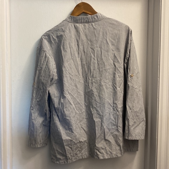 Emery Rose Striped Blouse - Picture 2 of 2